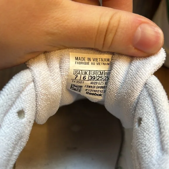 Reebok Center Club C Sneakers in Green & Navy - Picture 6 of 7